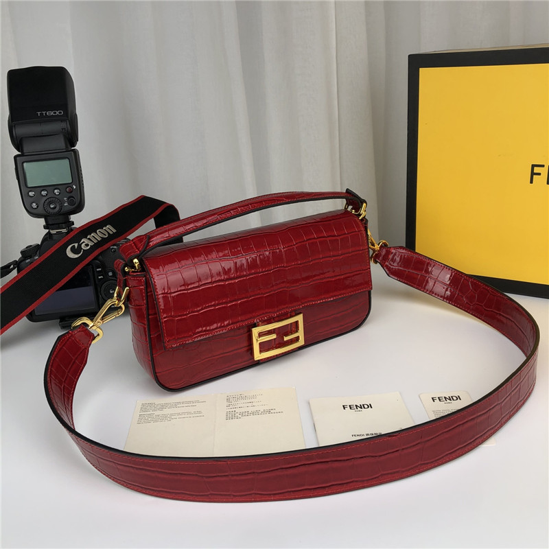 fendi crocodile baguette red - Replicaclubs