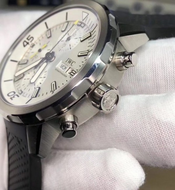 Replica IWC V6 Aquatimer Chrono IW3768 White Dial SS Bracelet A7750 - Top club