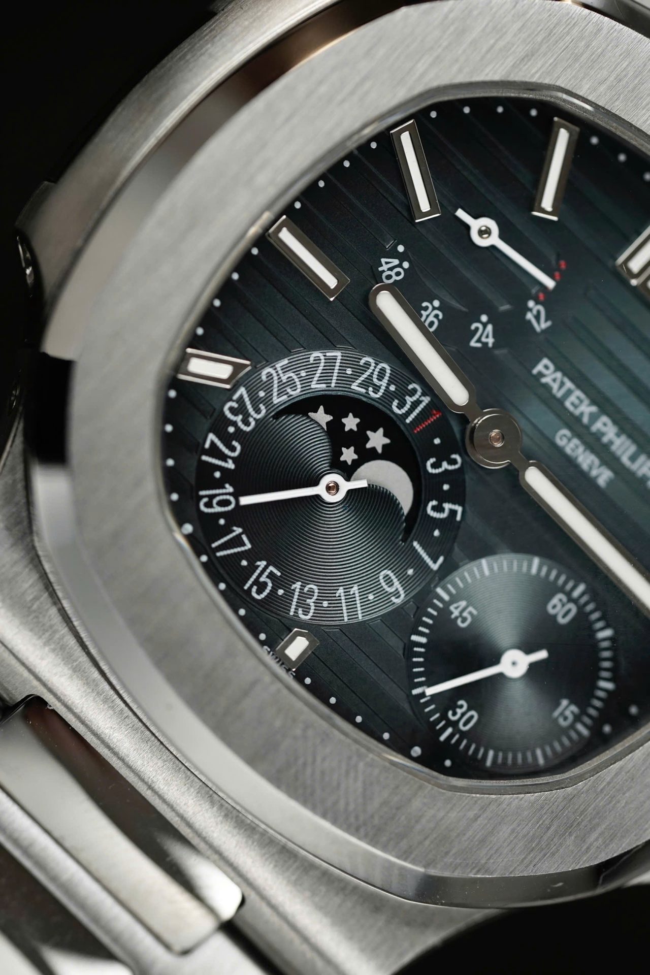 Patek Philippe Best Replica Watches Nautilus 5712 Custom Authentic Details 40mm - Top club