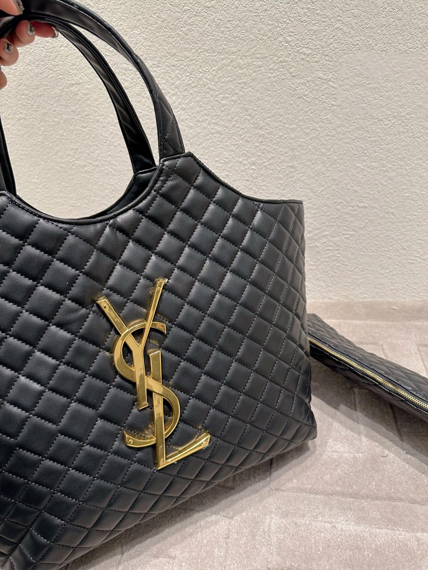 TO – Luxury Bags SLY 2781:1High-quality replica
