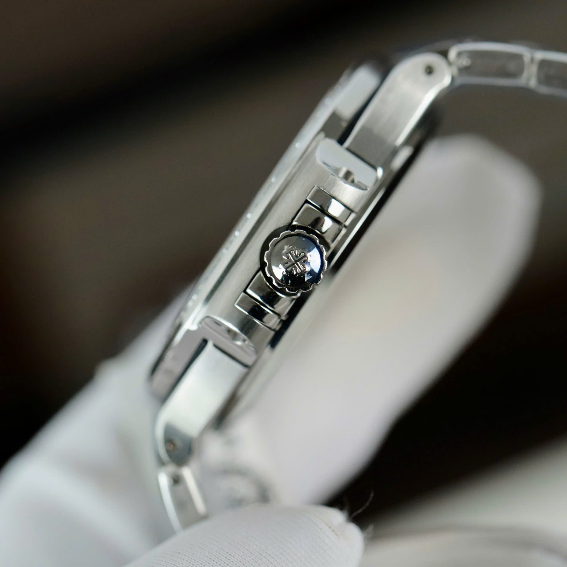 Patek Philippe Nautilus 7118 Copies Watch Gray Dial Custom Diamonds Moissante 3K Factory 35.2mm - Top club