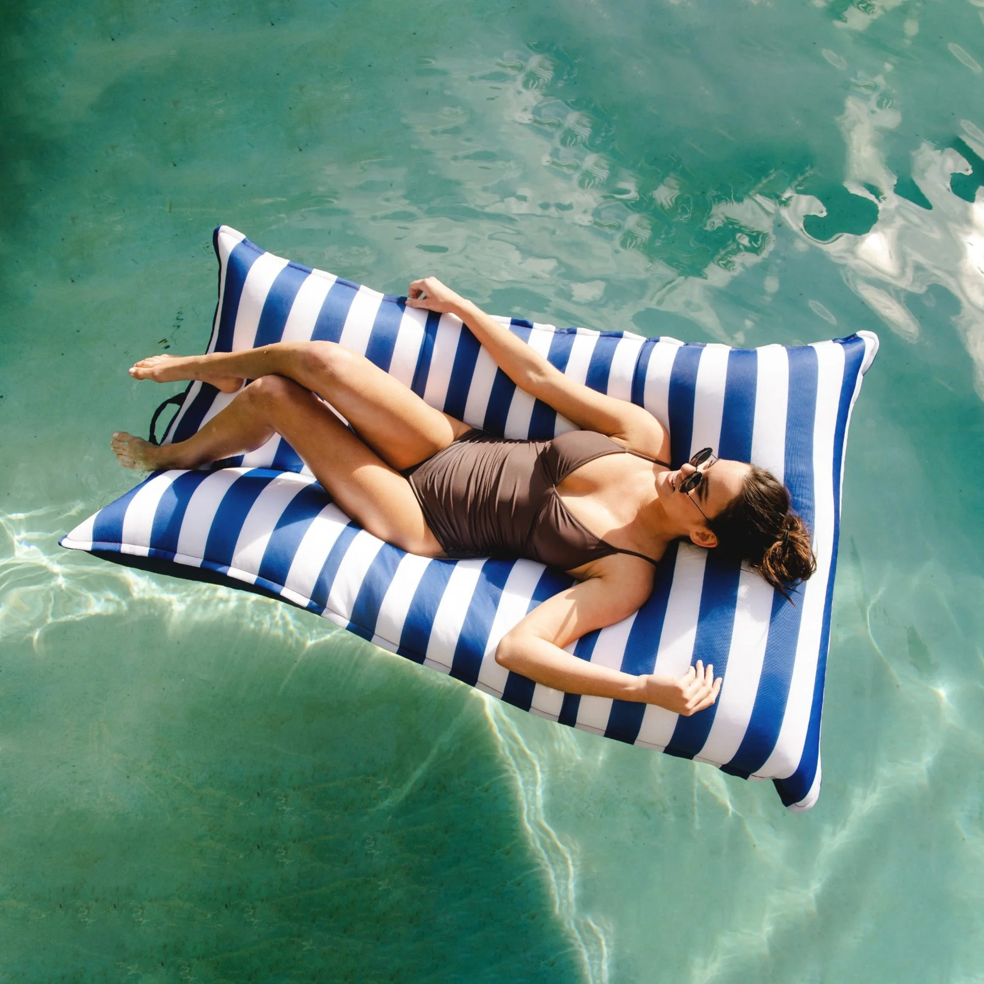Big Joe Lagoon Lounger No Inflation Needed Pool Float, Americana Nautical Stripe Double Sided Mesh, Quick Draining Fabric, 5 feet Giant - Image 10