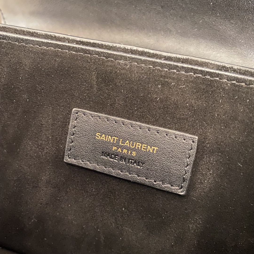 ELISE SHOULDER BAG IN ALLIGATOR-EMBOSSED PATENT LEATHER1:1High-quality replica