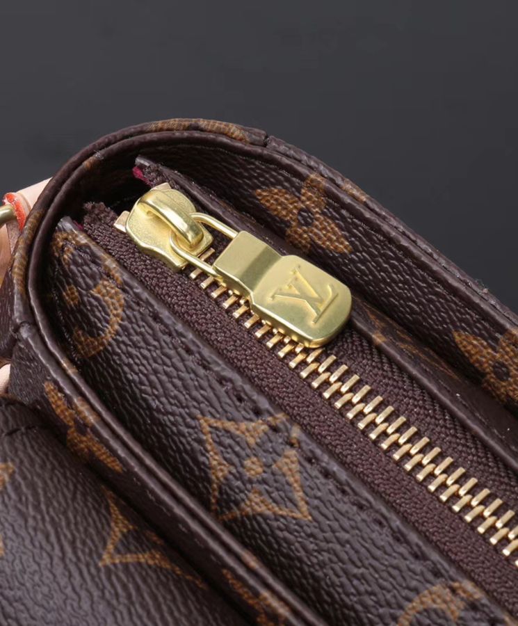 Monogram Viva Cite PM Shoulder Bag1:1High-quality replica