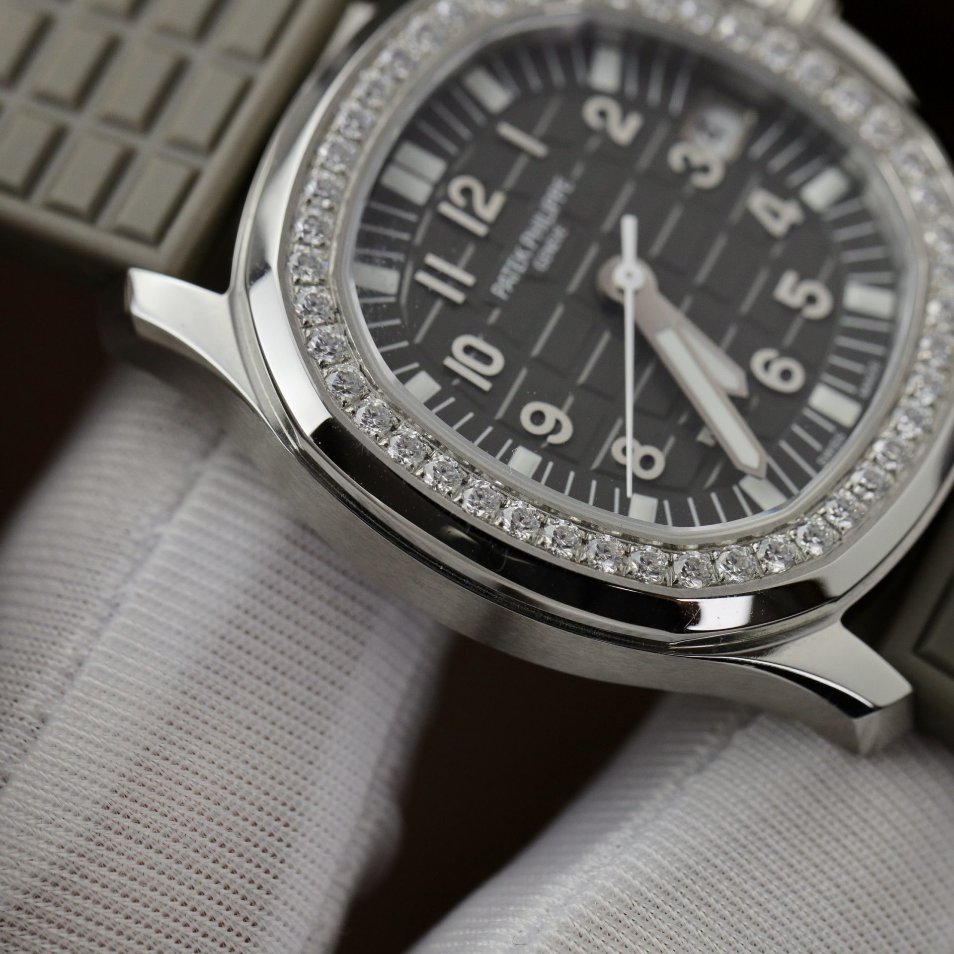 Patek Philippe Replica Watch Aquanaut 5067 Gray Dial Rubber Strap 35.6mm - Top club