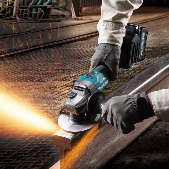 Makita GA005GM102 40V Max XGT  Brushless 5 in. Angle Grinder With Thumb Switch Kit (1 x 4.0 Ah)