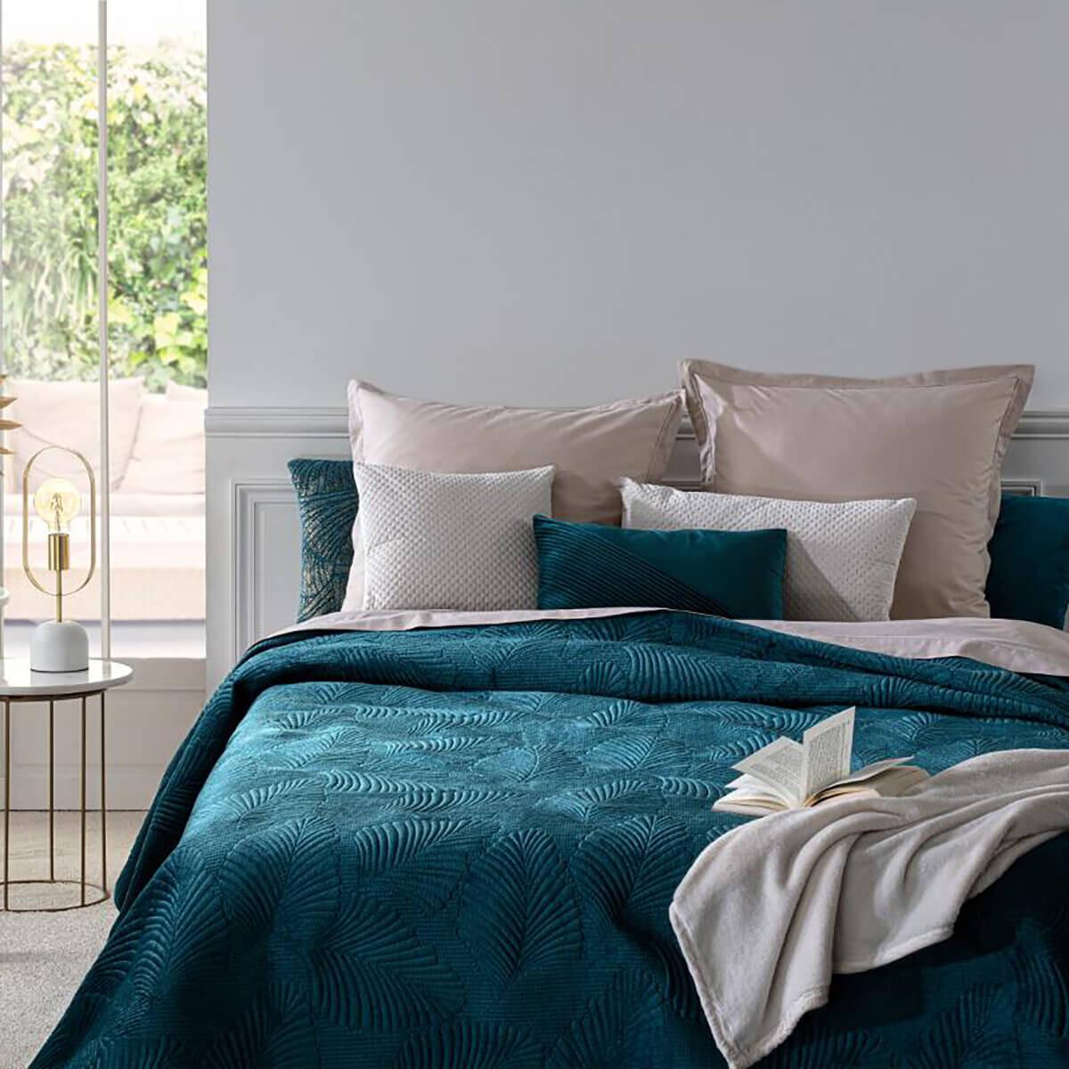 Bedspread "Feuille", velvet Duck blue, 240x260 cm