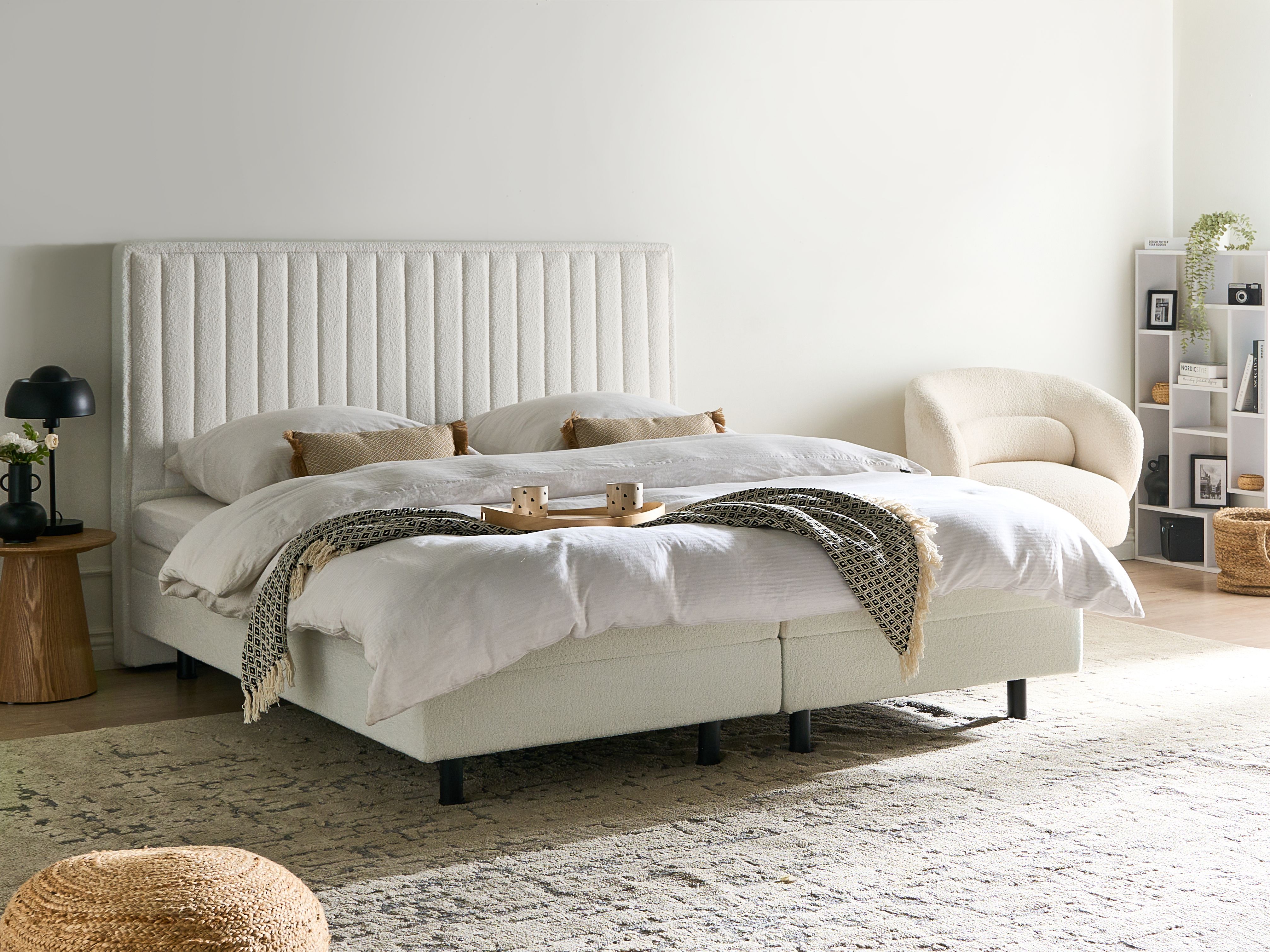 Adjustable Bed Boucle CASTELLAN 180 x 200 cm (EU Super King) Off-White