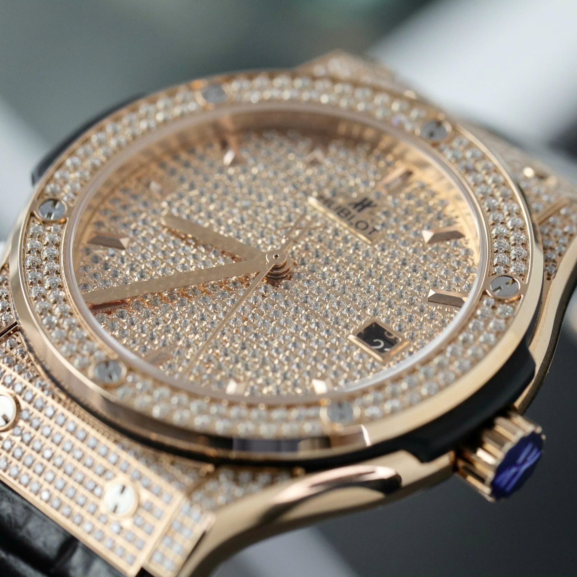 Hublot Classic Fussion King Gold Best Replica Watches Custom Full Moissanite Diamonds 42mm - Top club