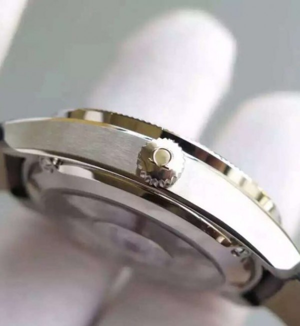 Replica Omega V6 Globemaster Master White Dial Leather Strap A8900 - Top club