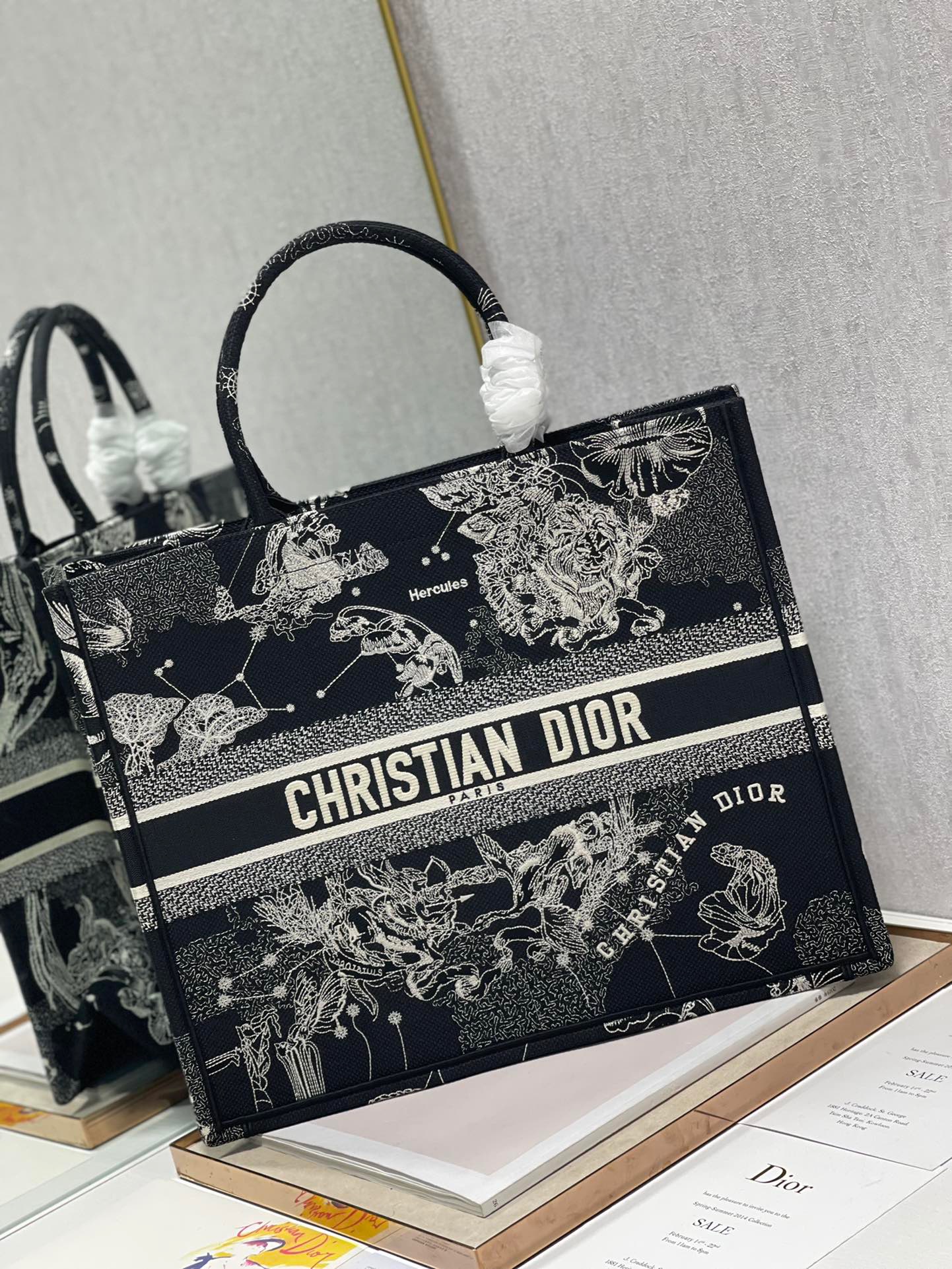 Christian Dior Large Dior Book Tote Black And White, For Women, Women’s Handbags 16.5in/42cm CD1:1High-quality replica