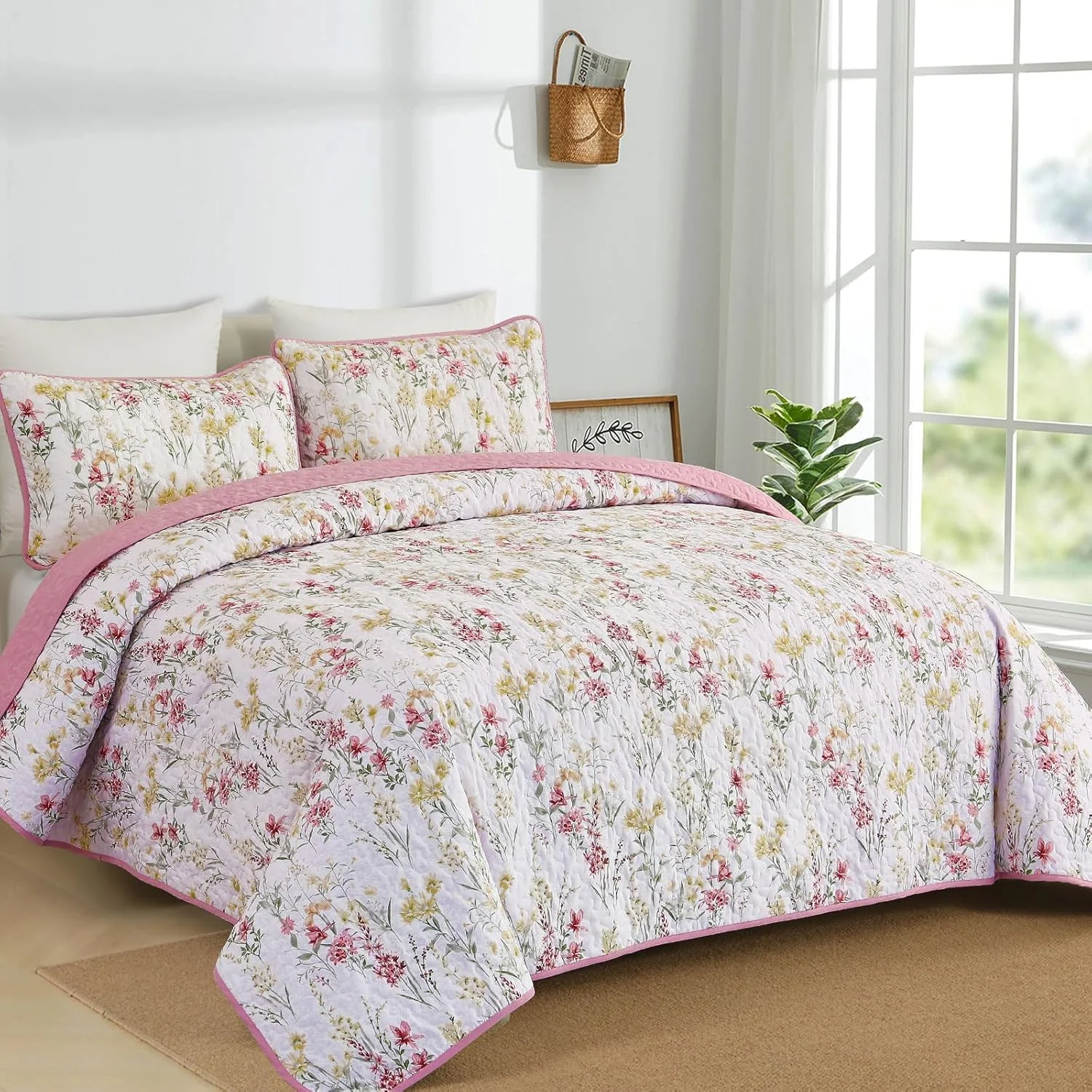 King Size Quilt Set, Pink Floral Pattern Quilt Bedding Set King, 3 Pieces Botanical Quilt Soft Microfiber Bed Coverlet for All Season(104