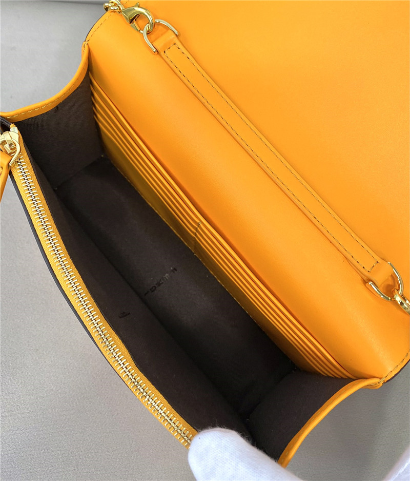 fendi chain wallet - Replicaclubs