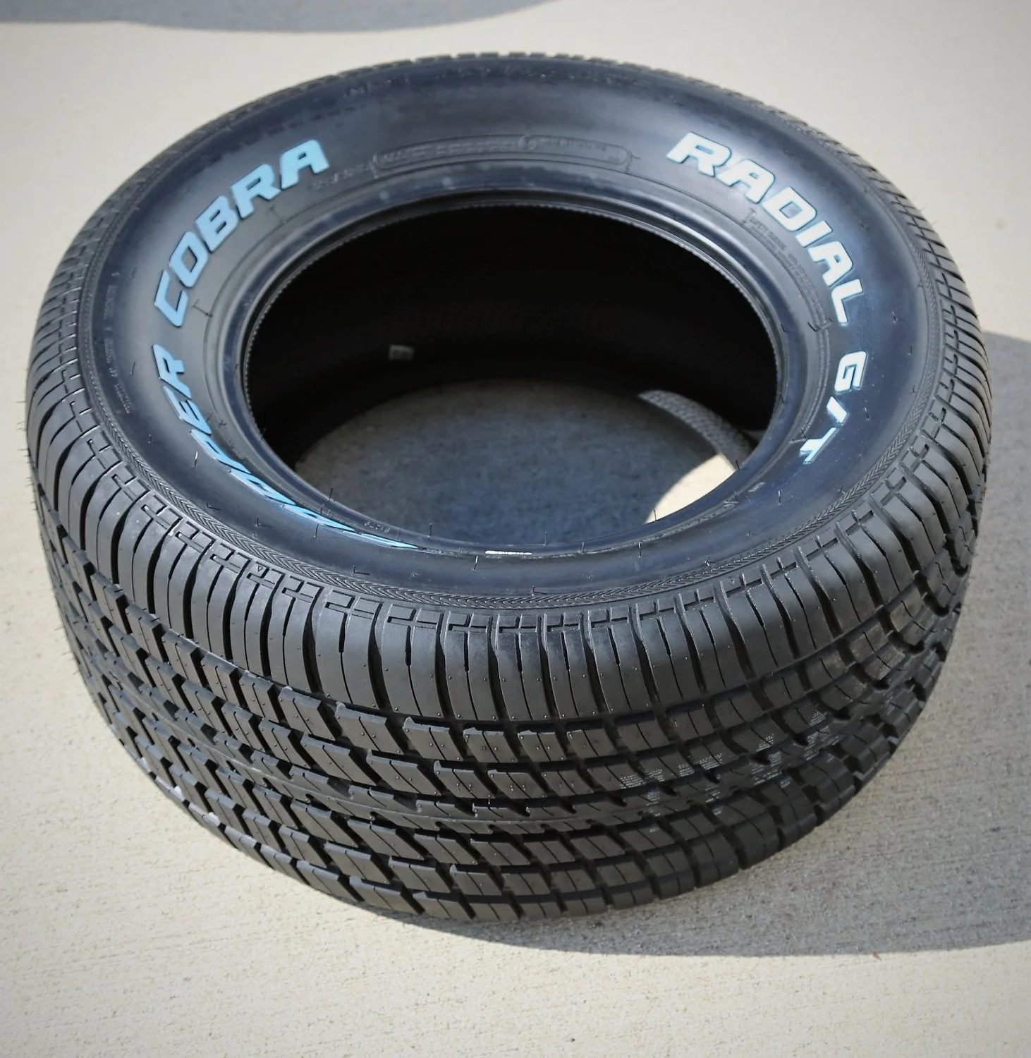 2025 Tire Cooper Cobra Radial G/T 295/50R15 105S A/S All Season