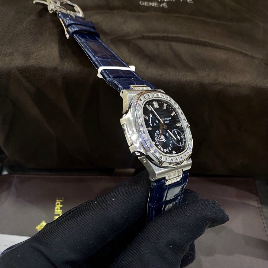 Patek Philippe Rep 11 Watch Nautilus 5724 Moissanite Baguette Blue Dial 40mm - Top club