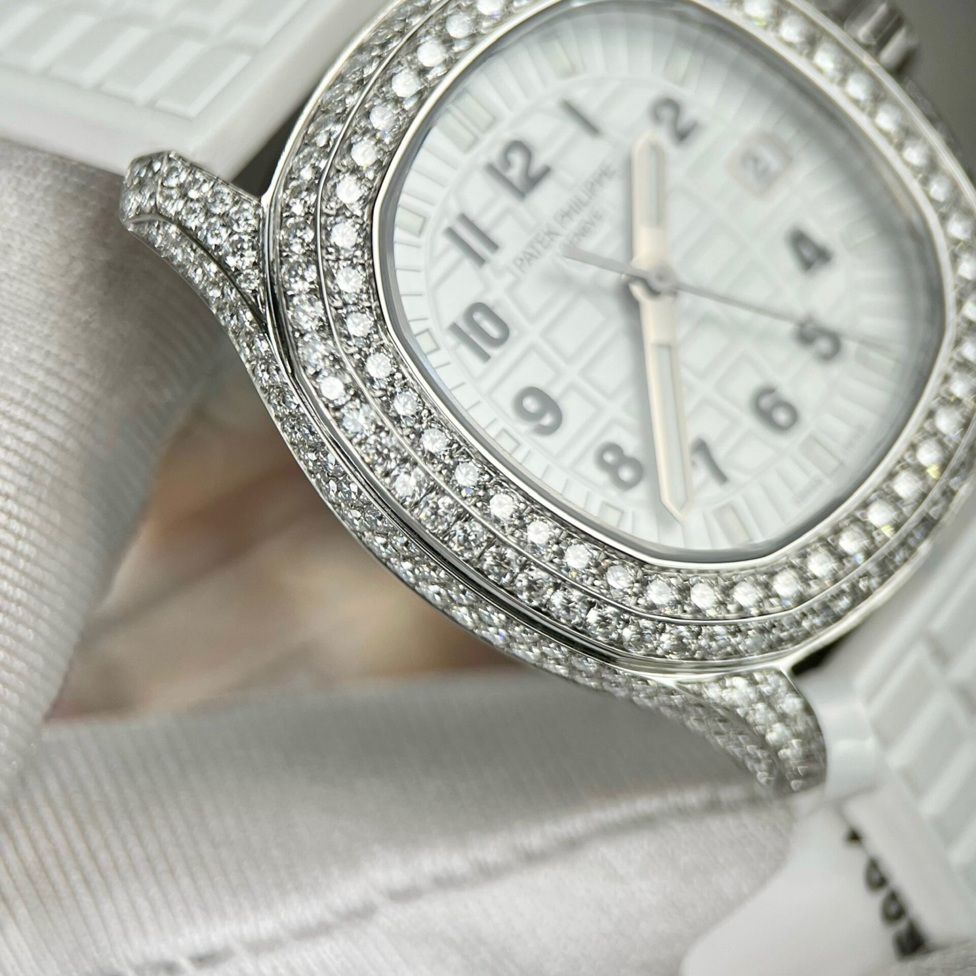 Patek Philippe Replica Watch Aquanaut 5069G Custom Full Moissanite Diamonds PPF Factory 35.2mm - Top club