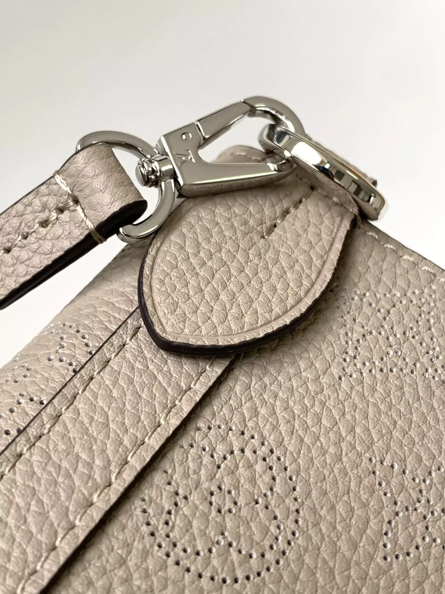 Blossom PM Mahina Galet Beige Leather1:1High-quality replica
