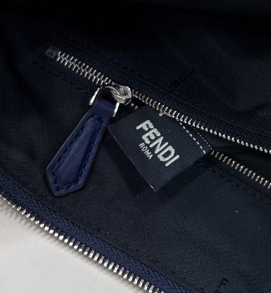 Fendi O'Lock Zipper - Replicaclubs