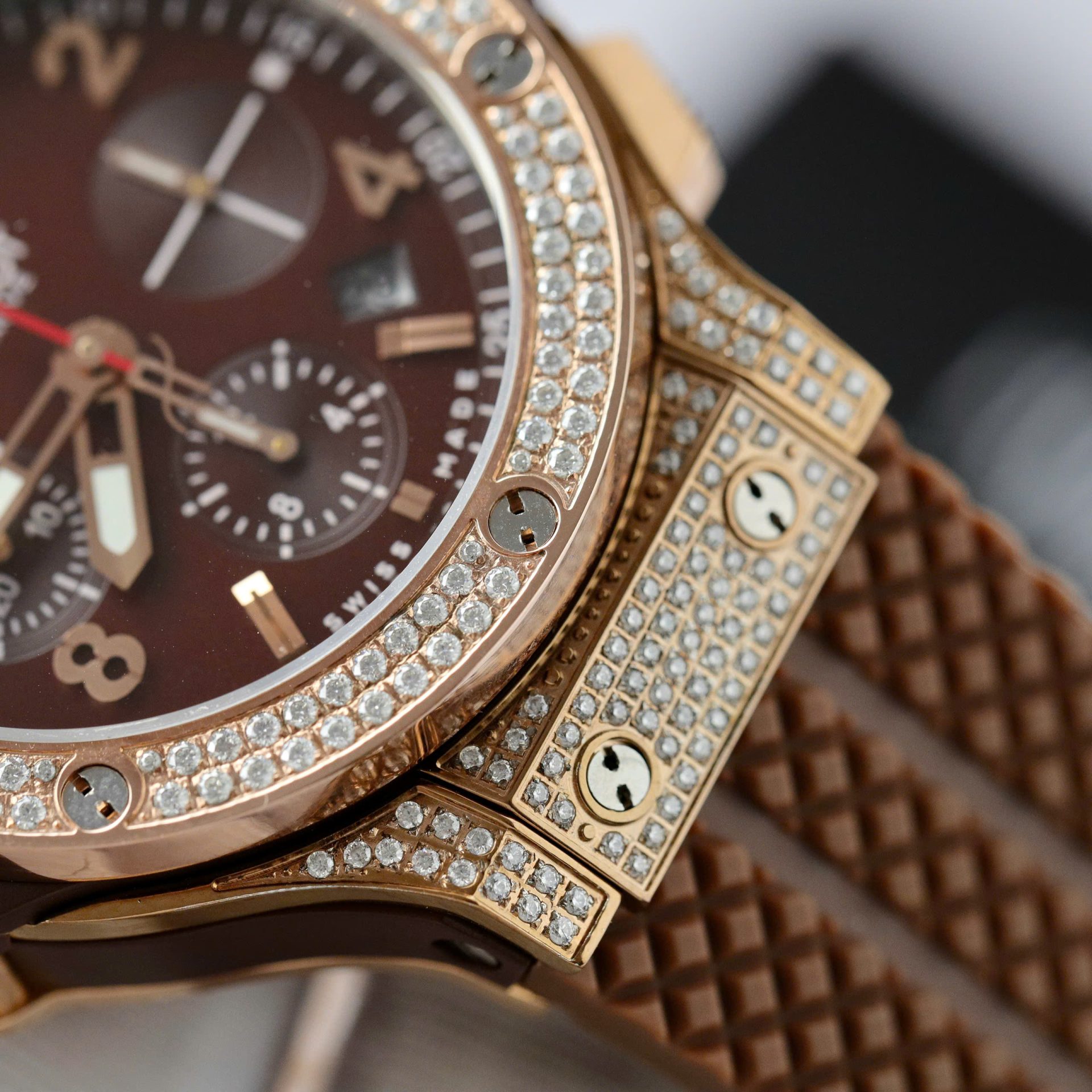 Hublot Big Bang King Gold Custom Moissanite Diamonds Hong Kong 42mm - Top club