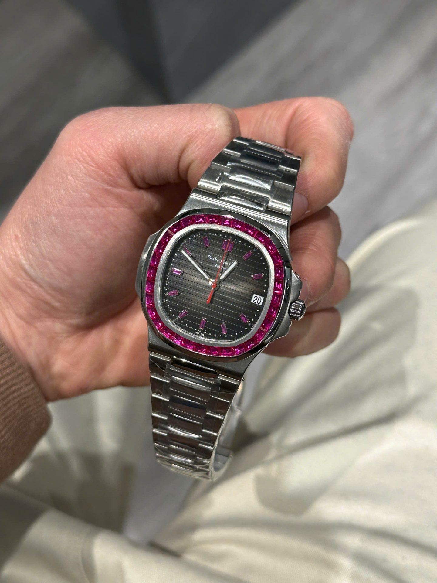 Patek Philippe Nautilus 5711 Replica 11 Watch Bezel Ruby Red 40mm - Top club