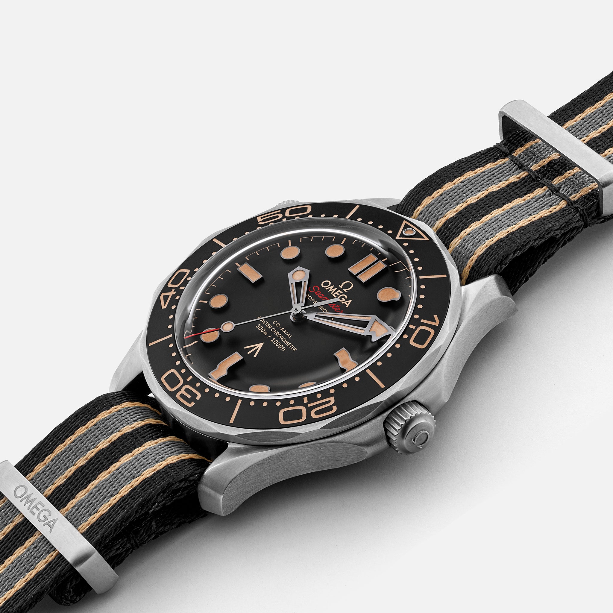 Seamaster Diver 300M Co-Axial Master Chronometer 42mm Titanium 007 Edition(1:1 replica) - Top club