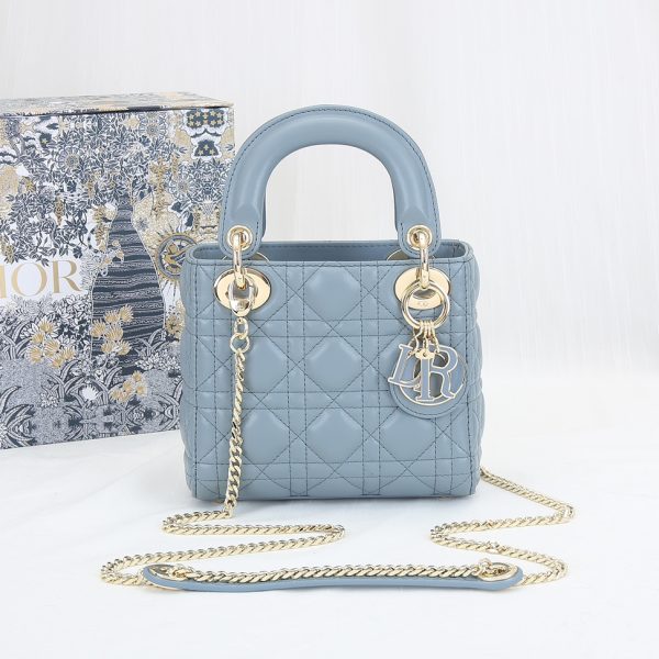 CHANEL COCO HADNLE