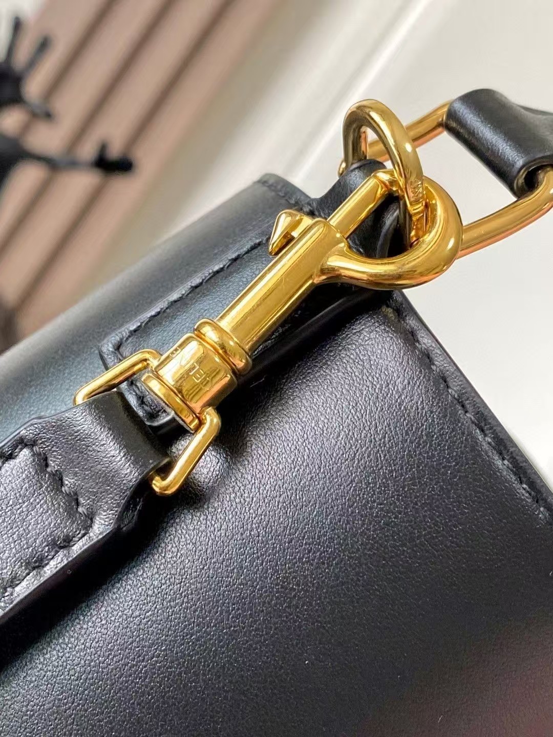 CELINE SMALL BUCKET LOUISE1:1High-quality replica
