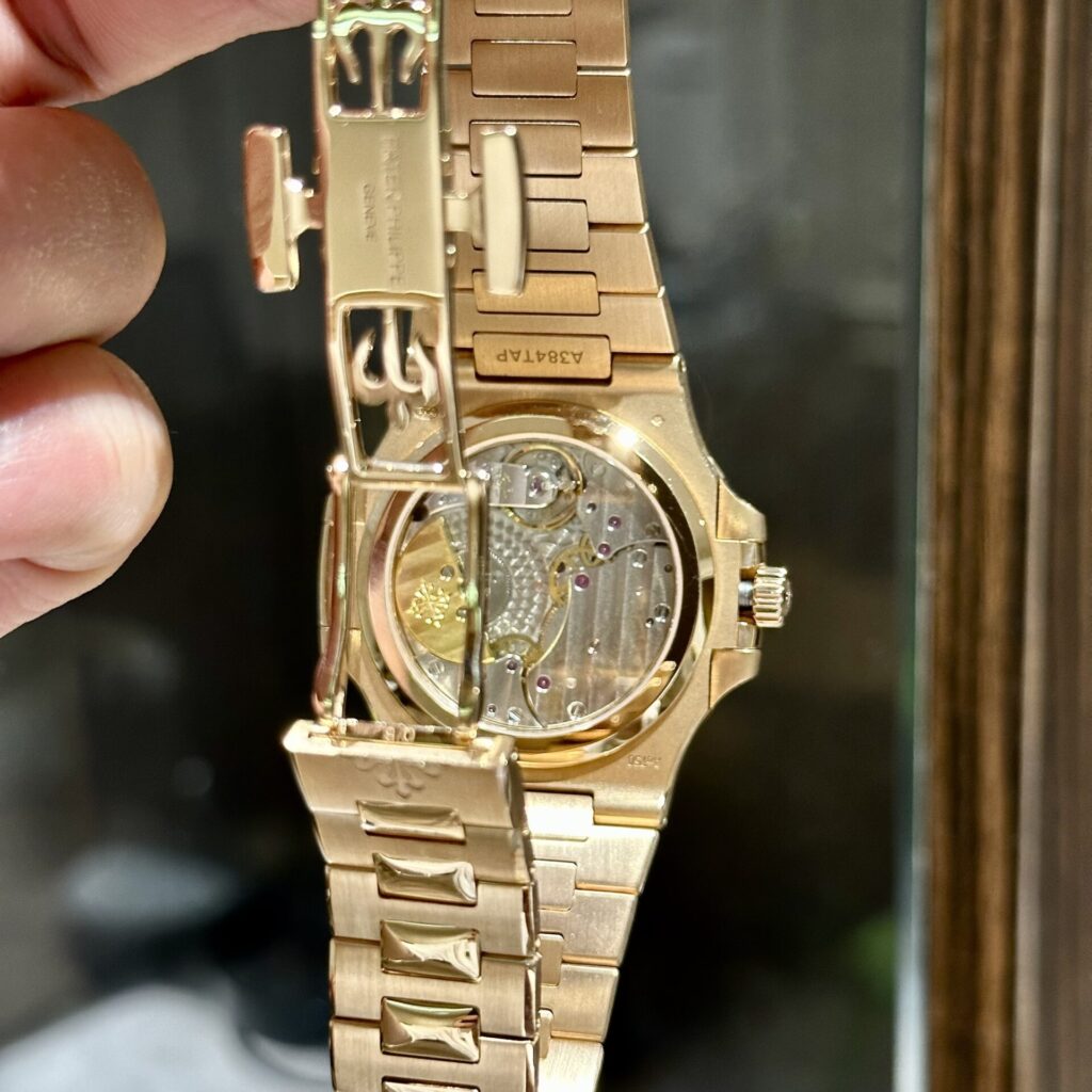 Patek Philippe Best Replica Watch Nautilus 5712R Brown Dial 18K Solid Gold 40mm - Top club
