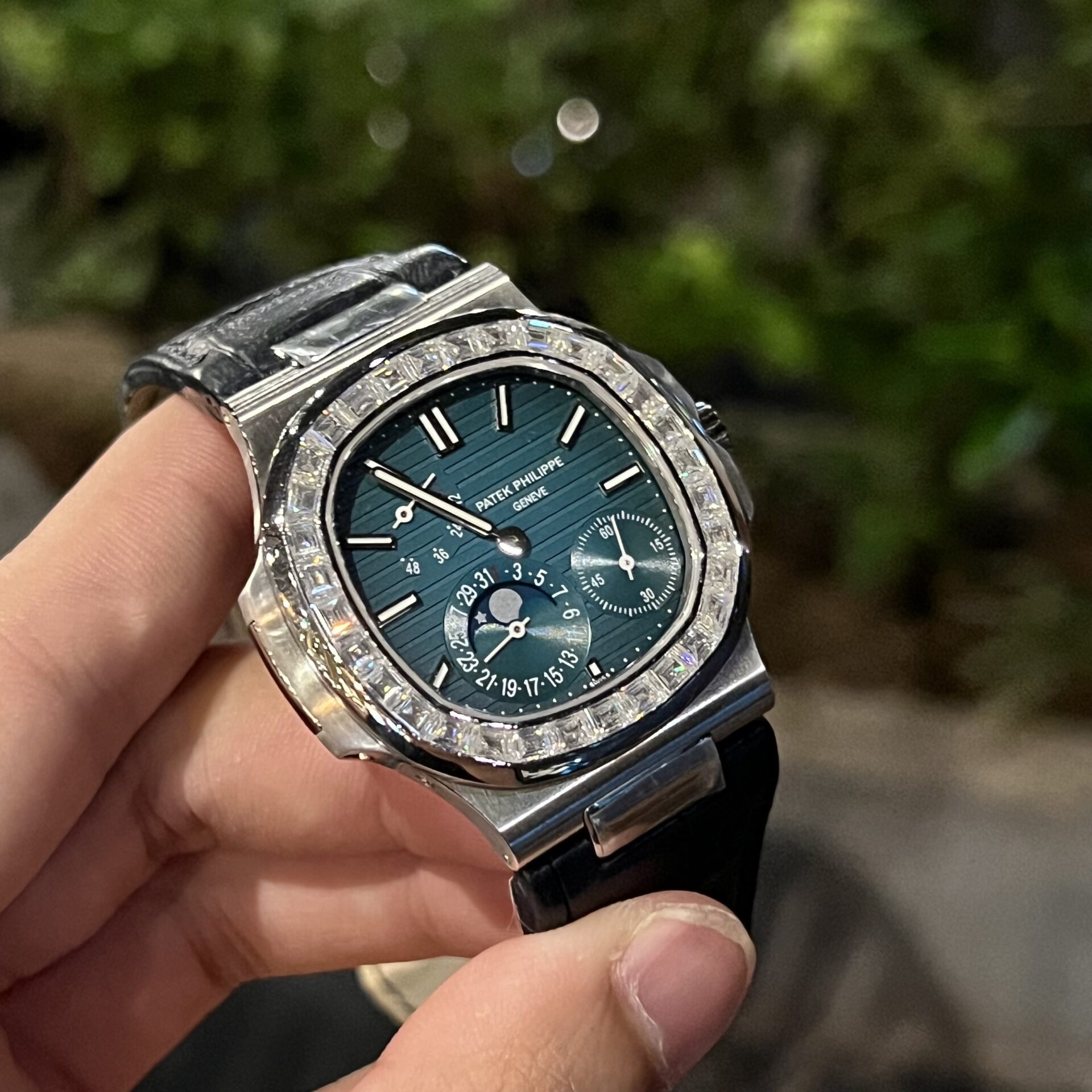 Patek Philippe Nautilus 5722G With Diamond Moissanite Replica 11 Watch 40mm - Top club