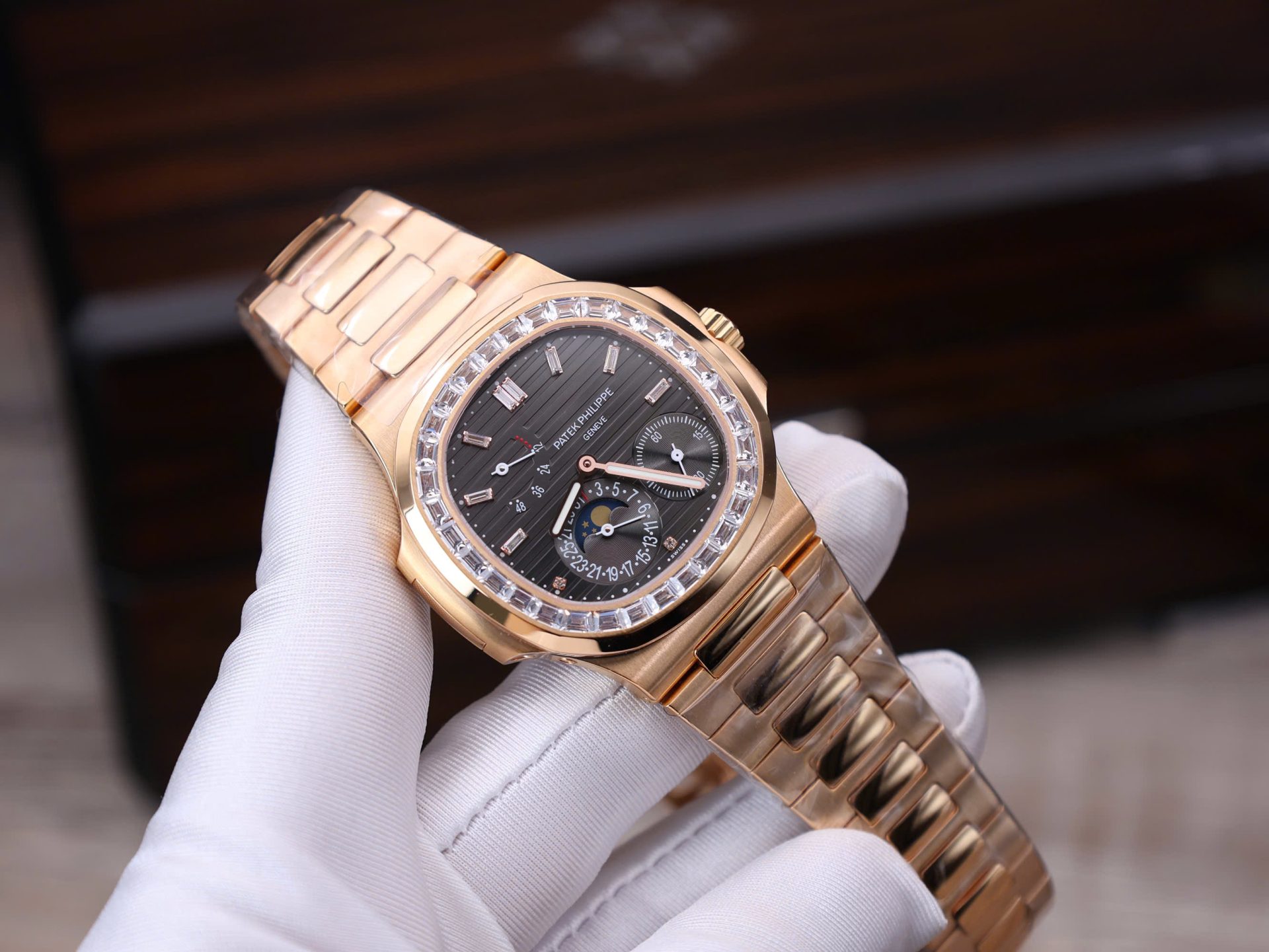 Patek Philippe Nautilus 5724R Replica Watch Custom Gold Wrapped GR Factory 40mm - Top club