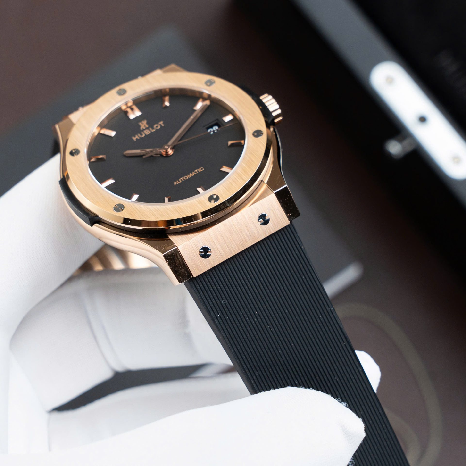 Hublot Classic Fusion King Gold Black Dial Copies Watches Movement SW300 Rubber Strap 42mm - Top club