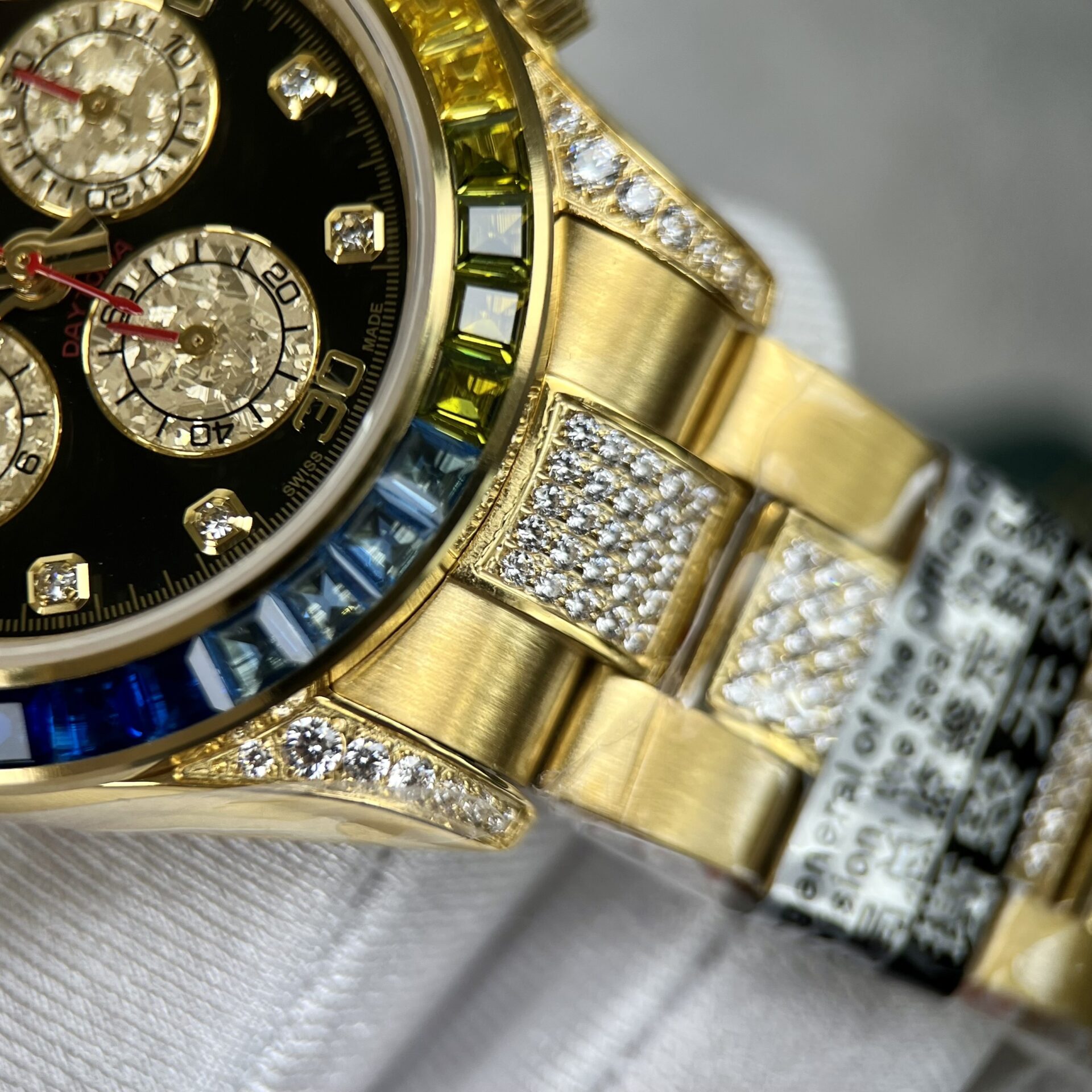 Rolex Replica 1:1 Watch Daytona Rainbow Yellow Gold Plated With Stone 40mm - Elite Watch Atelier