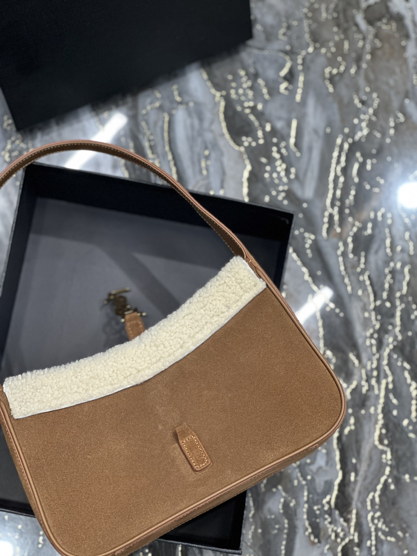 LE 5 À 7 HOBO BAG IN LIZARD SHINY LEATHER1:1High-quality replica