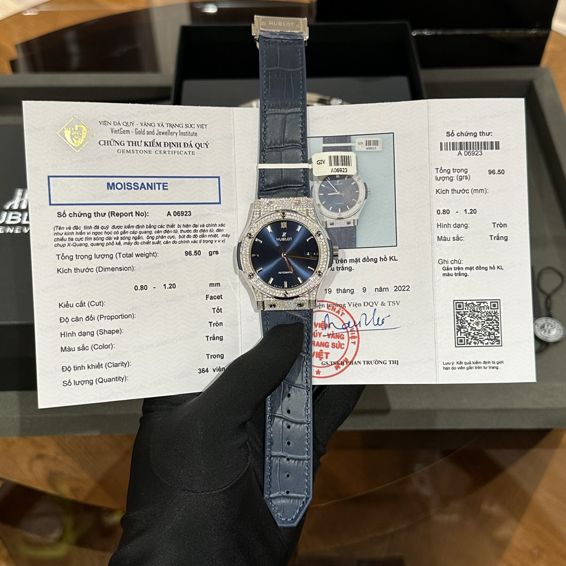 Hublot Replica 11 Watch Classic Fusion Blue Moissanite Diamond 42mm - Top club