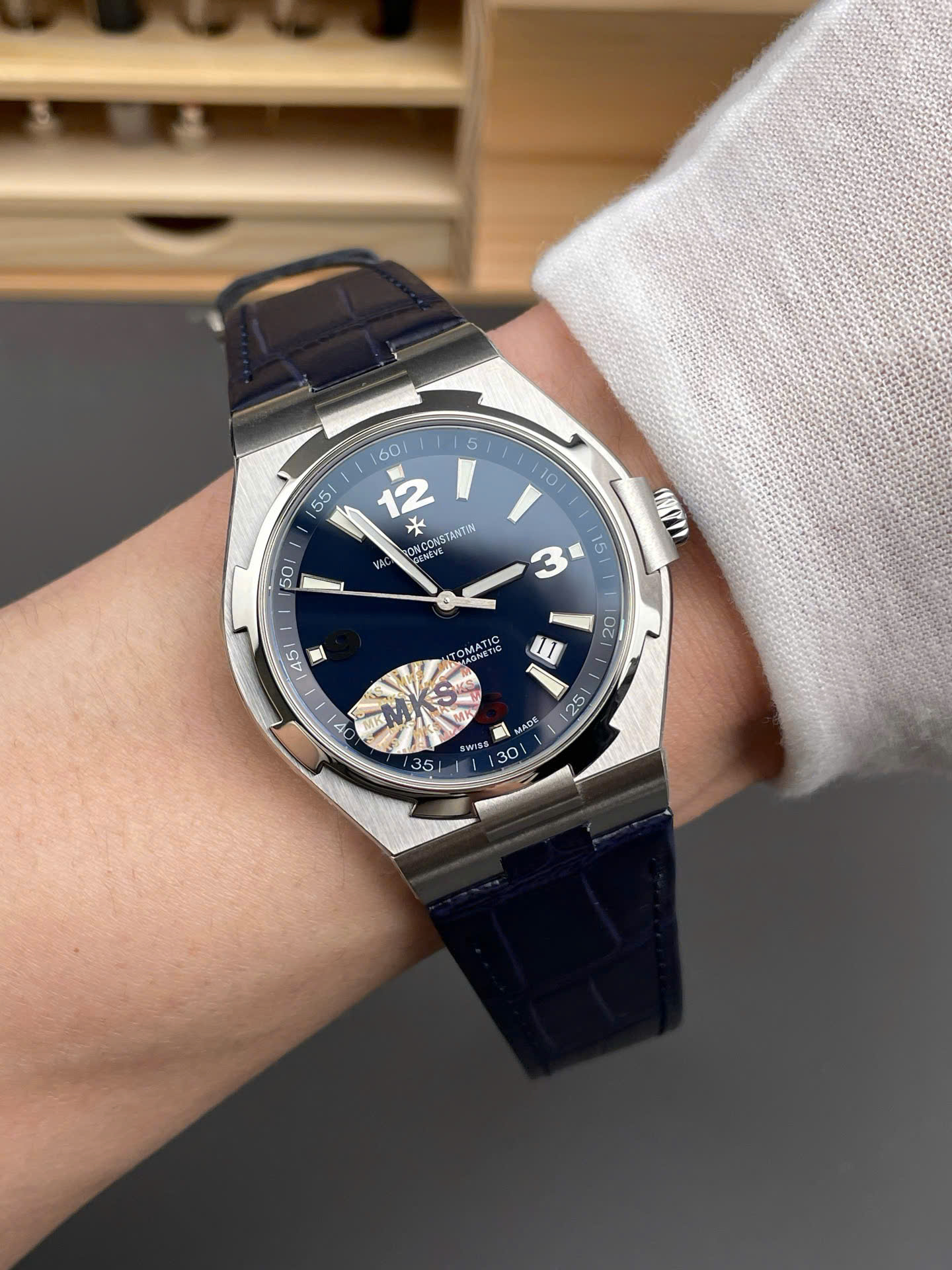 Vacheron Constantin Luxury Replica Watches Overseas 47040 Blue Dial MKS Factory 42mm - Top club