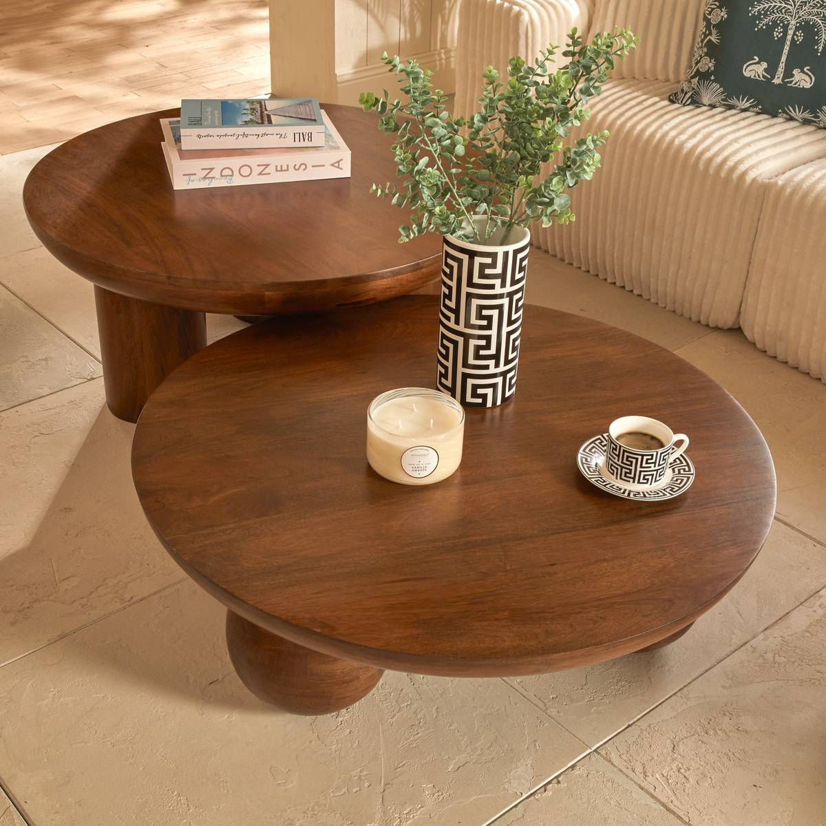 Coffee Table "Abekas" Brown, &Oslash; 90 cm
