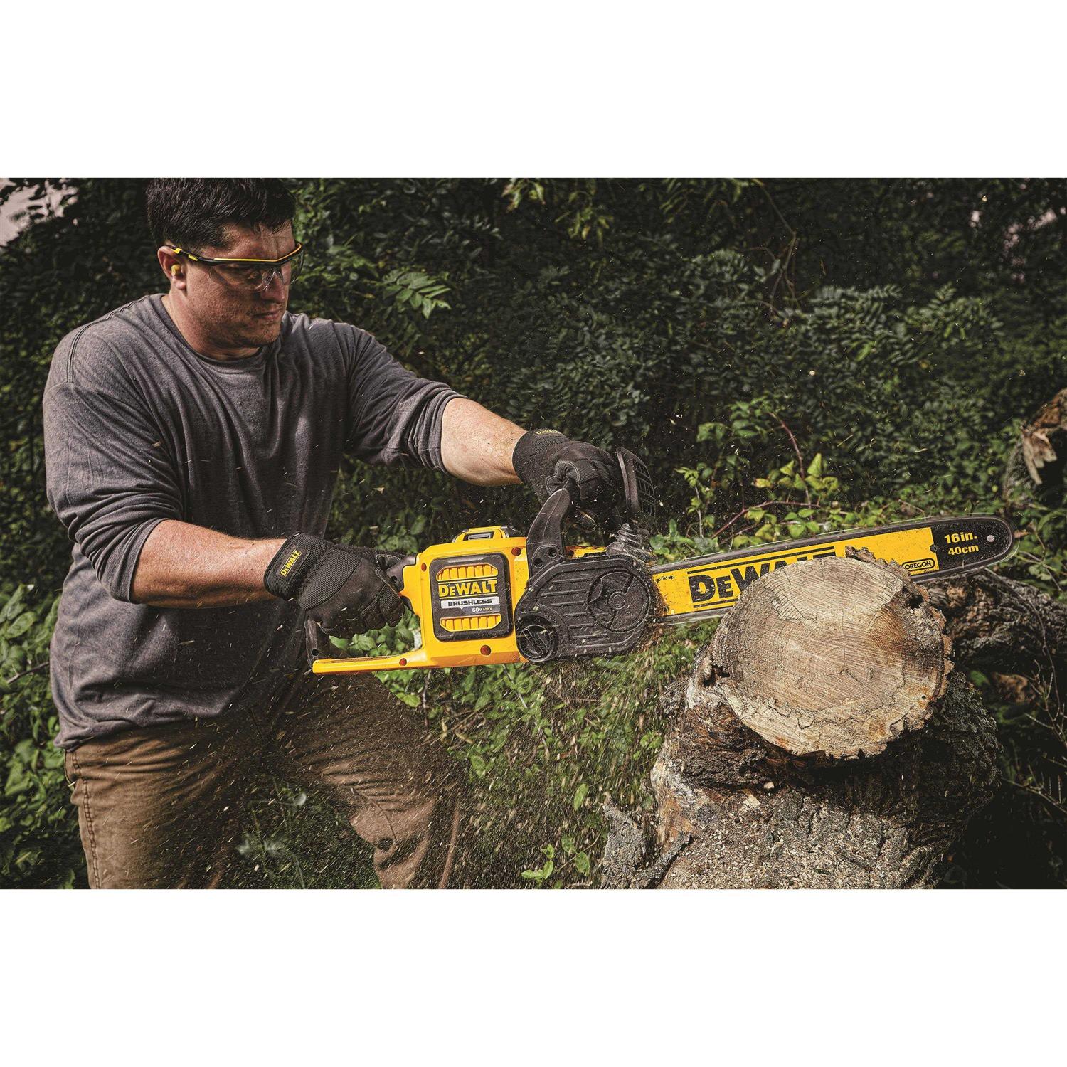 Dewalt FLEXVOLT 60V MAX Brushless Chainsaw Kit With 16 in Oregon Bar And Chain - DCCS670X1 - Image 5 Dewalt FLEXVOLT 60V MAX Brushless Chainsaw Kit With 16 in Oregon Bar And Chain - DCCS670X1 - Image 5