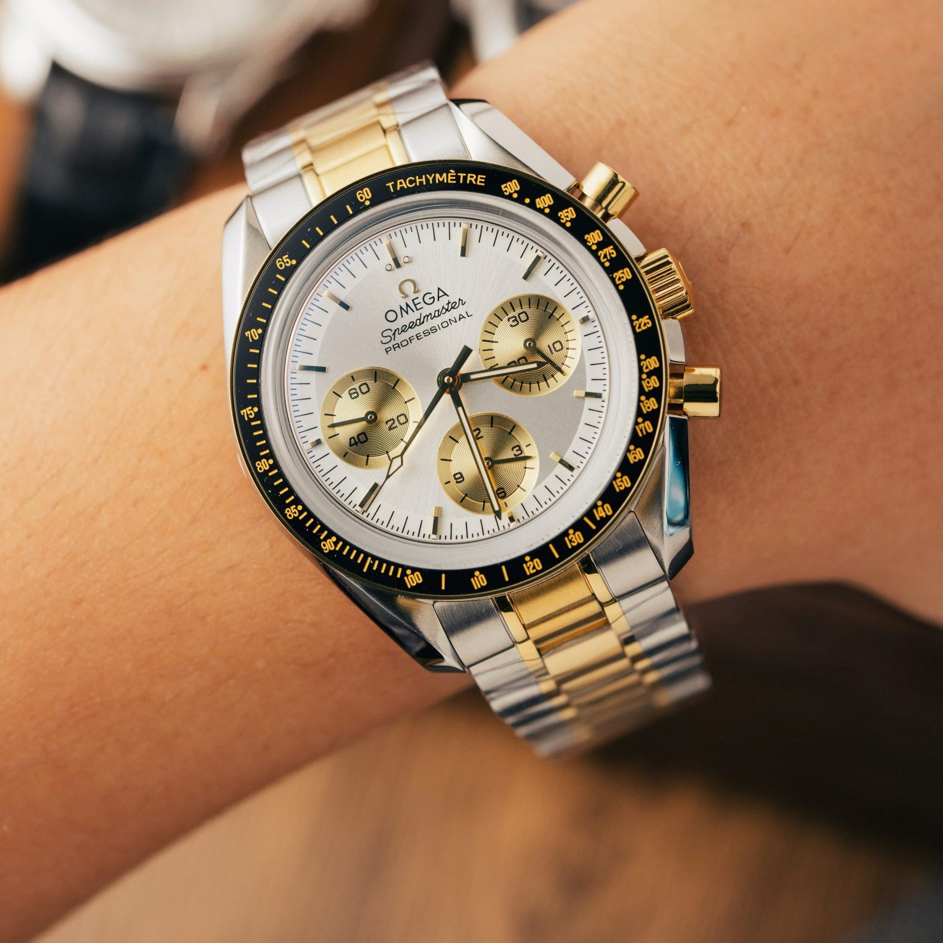 Omega SpeedMaster MoonWatch Chronogarph Demi Gold Replica Watch 42mm - Top club
