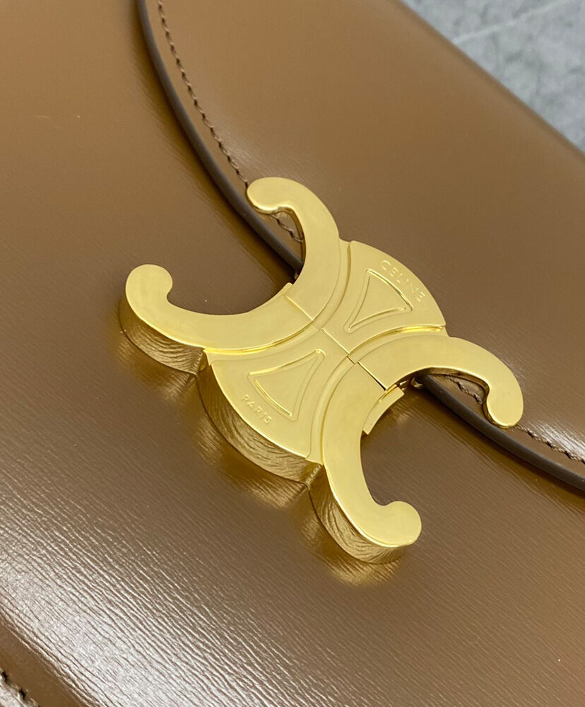 Celine Teen Besace Triomphe In Shiny Calfskin Coffee1:1High-quality replica