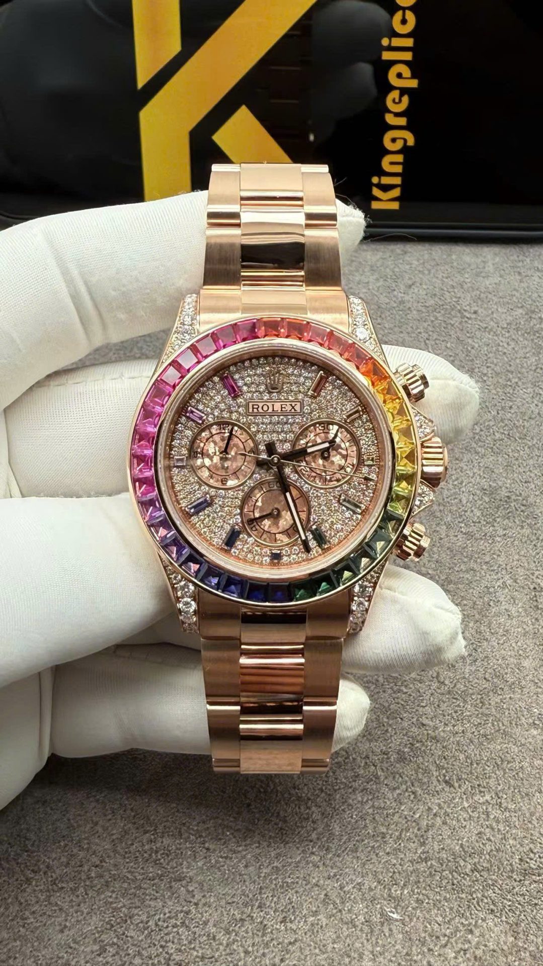 Rolex Daytona Rainbow Watch Crafted in Solid Gold with 40mm Natural Diamonds - Elite Watch Atelier