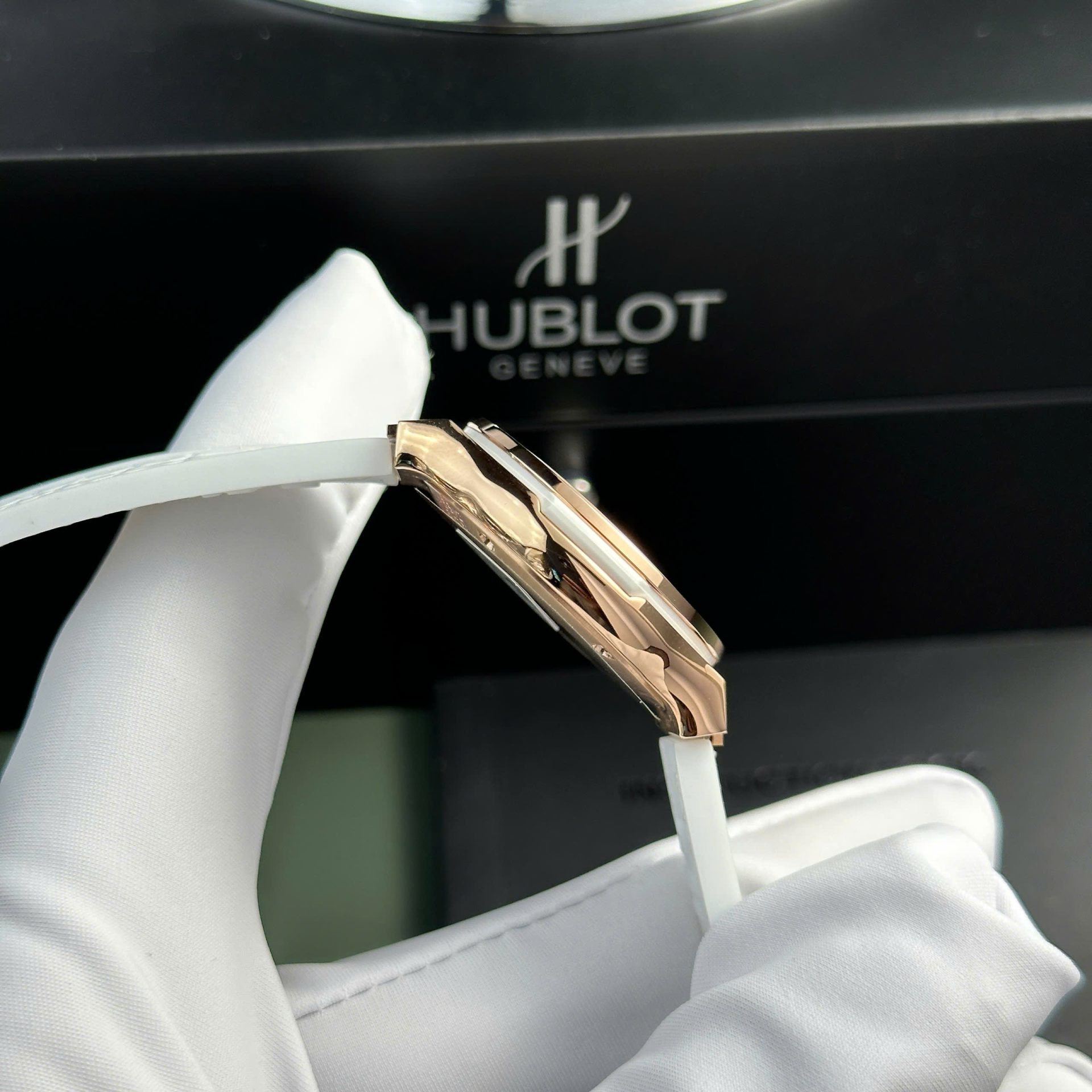 Hublot Classic Fusion King Gold Replica Watch Womens White HB Factory 33mm - Top club
