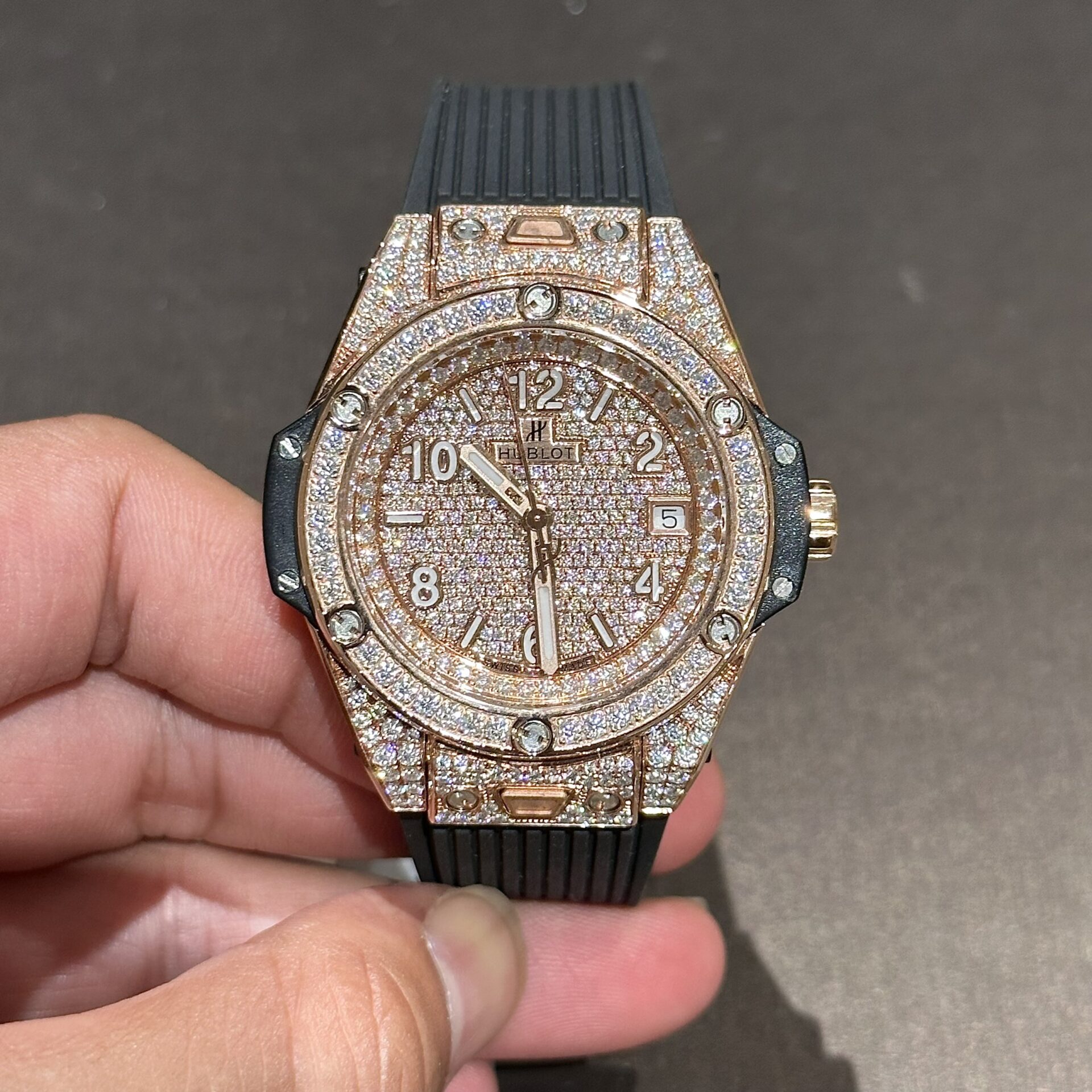 Hublot Replica 1:1 Watch One Click Gold Wrapped With Full Moissanite 39mm - Top club
