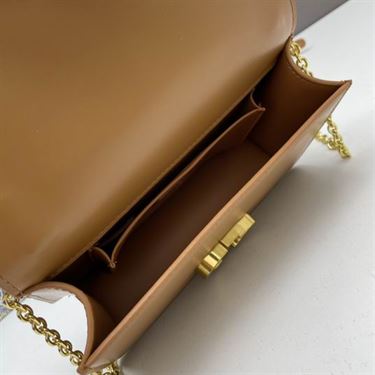 30 Montaigne East-West bag with chain Hazelnut Calfskin – DB0381:1High-quality replica