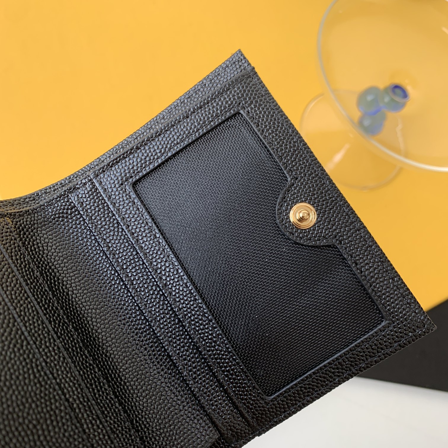 CASSANDRE MATELASSÉ FLAP CARD CASE IN GRAIN DE POUDRE EMBOSSED LEATHER1:1High-quality replica
