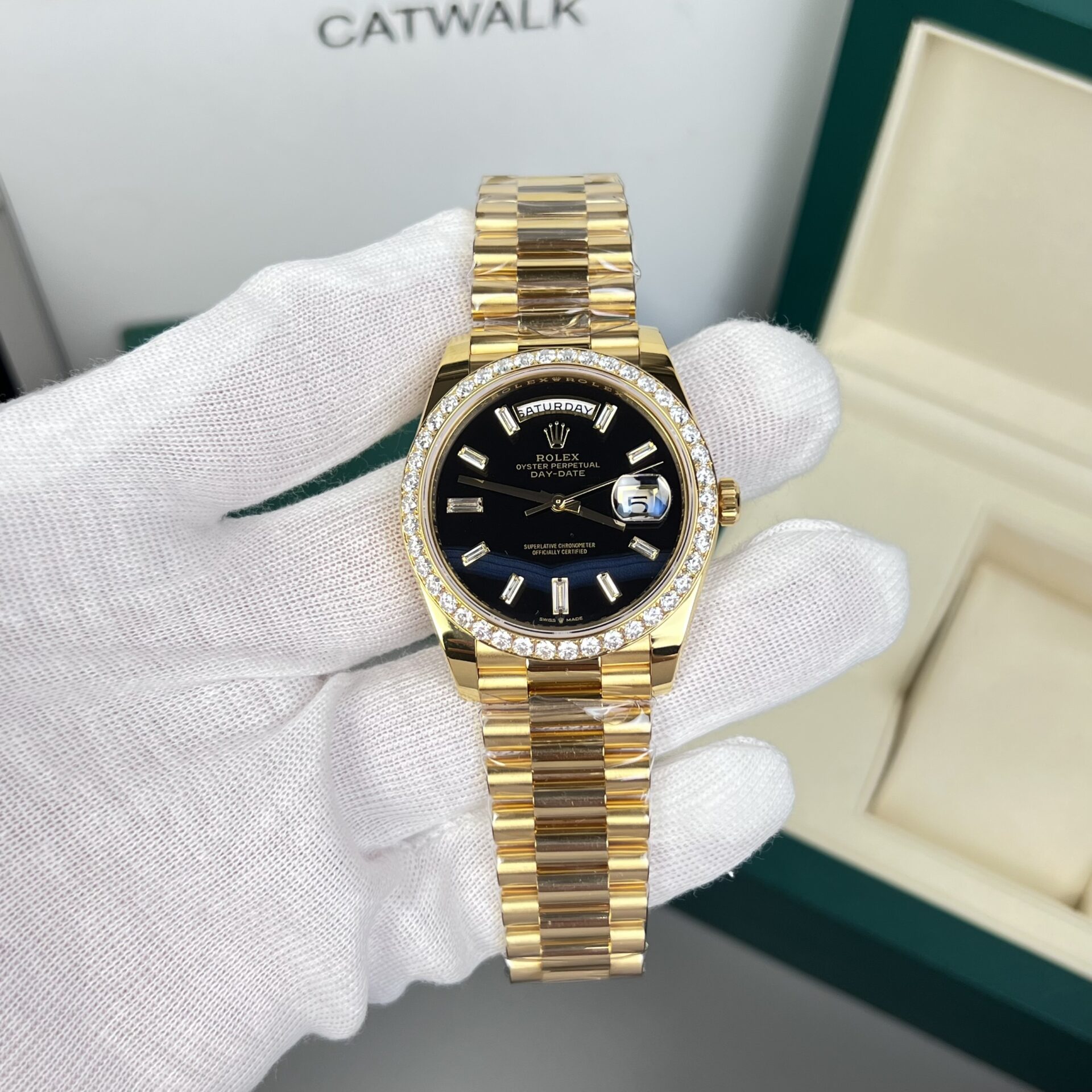 Rolex Day-Date Replica Watch 18K Gold Wrapped Black Dial With Diamond Bezel GM V2 40mm - Elite Watch Atelier