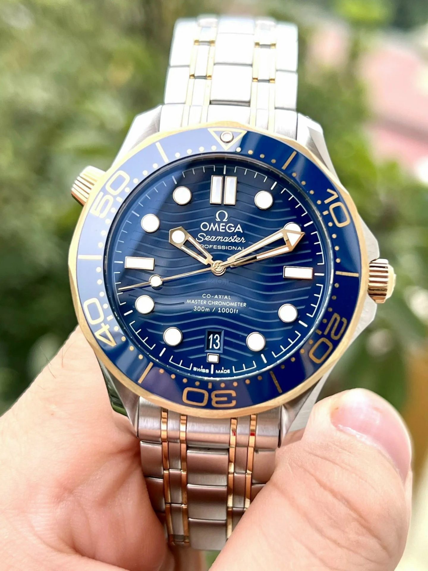 Omega Replica 1:1 Watch Seamaster Diver 300m Chronometer Blue Demi Gold 42mm - Elite Watch Atelier