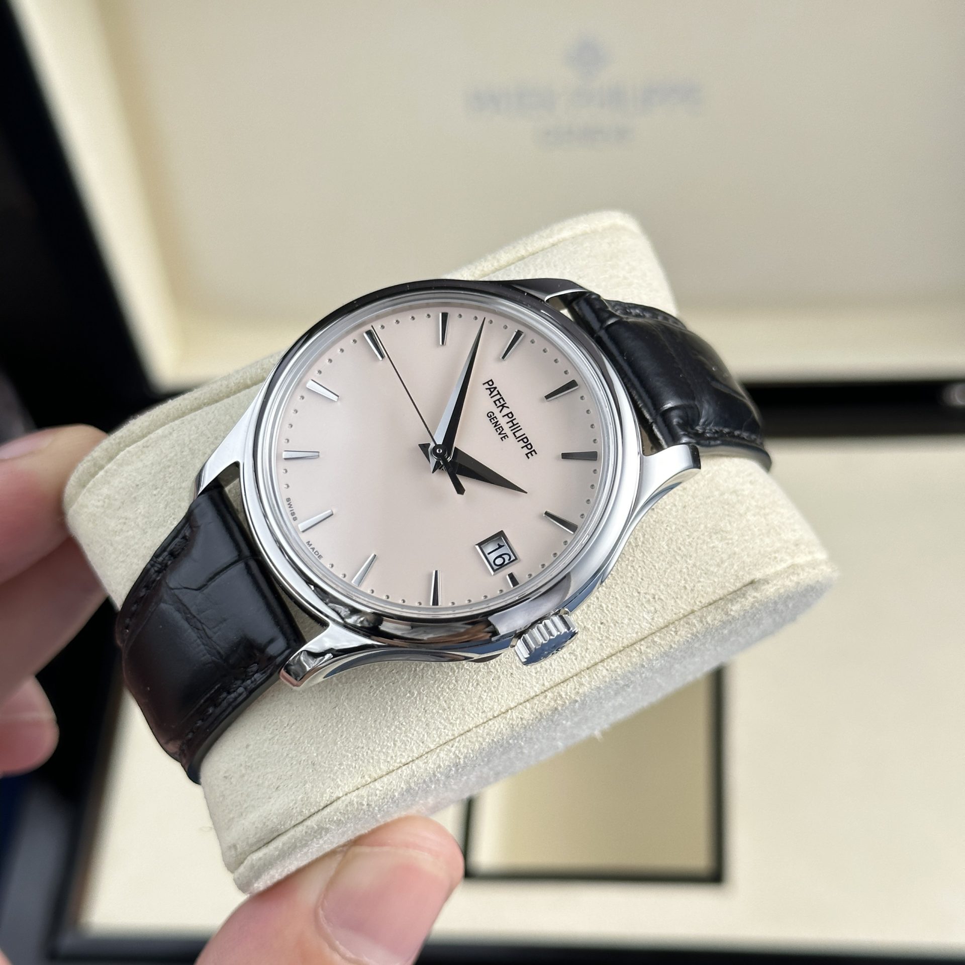 Patek Philippe Replica Watch Calatrava 5227G Mechanical Ivory Dial 3K Factory 39mm - Elite Watch Atelier