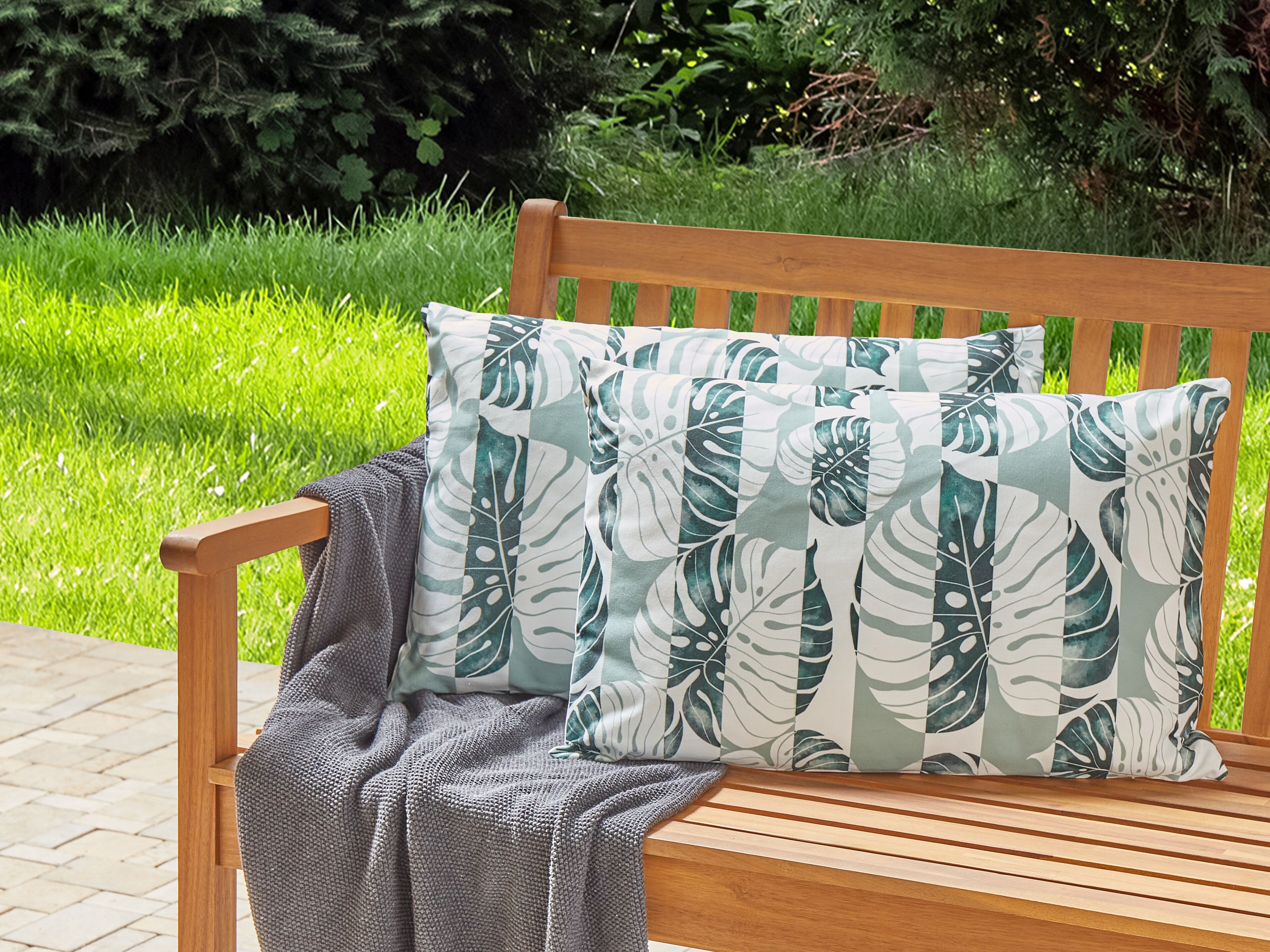 Set of 2 Outdoor Cushions TERMINI Plant Pattern 40 x 60 cm Green