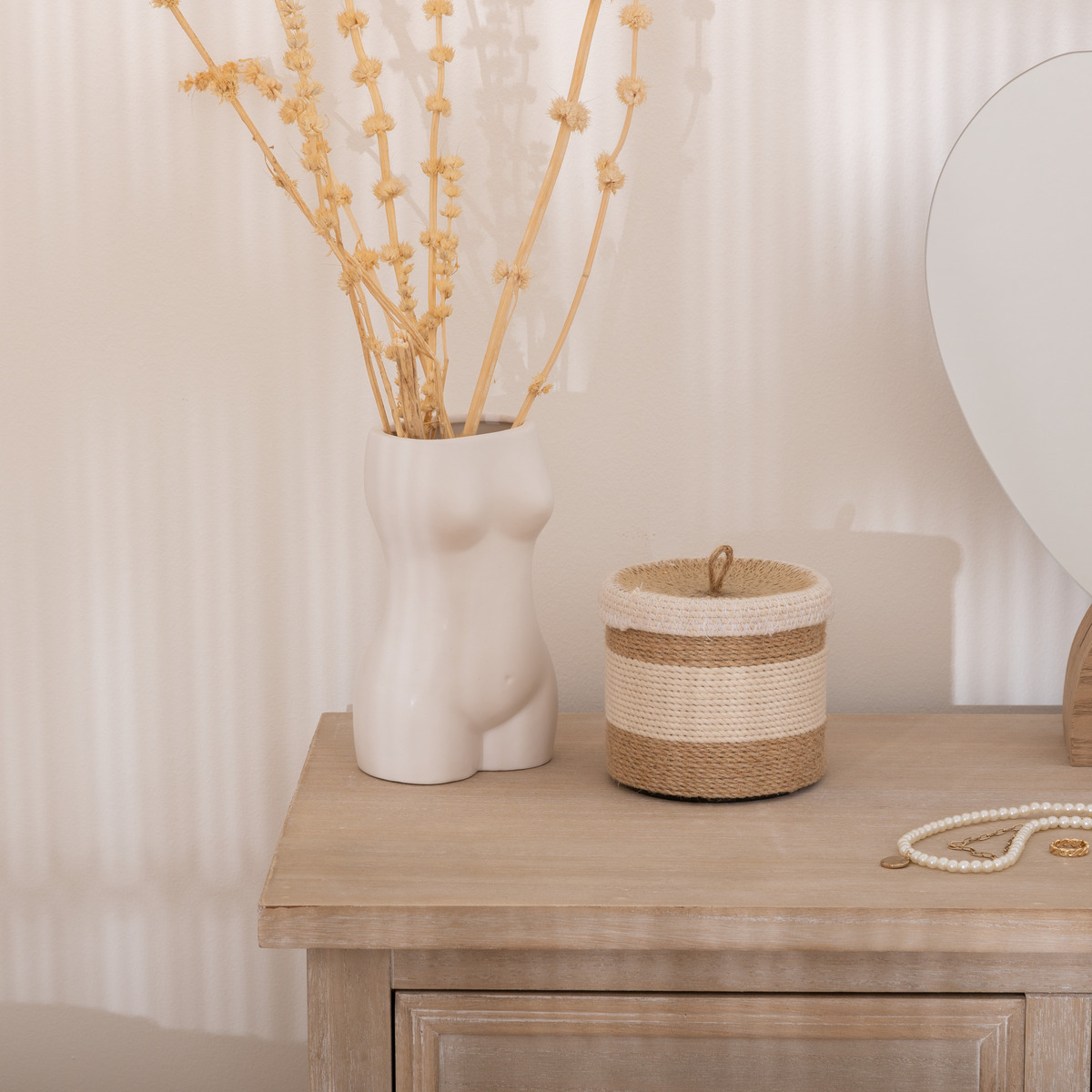 "Soleya" body vase White ceramic, H.17 cm