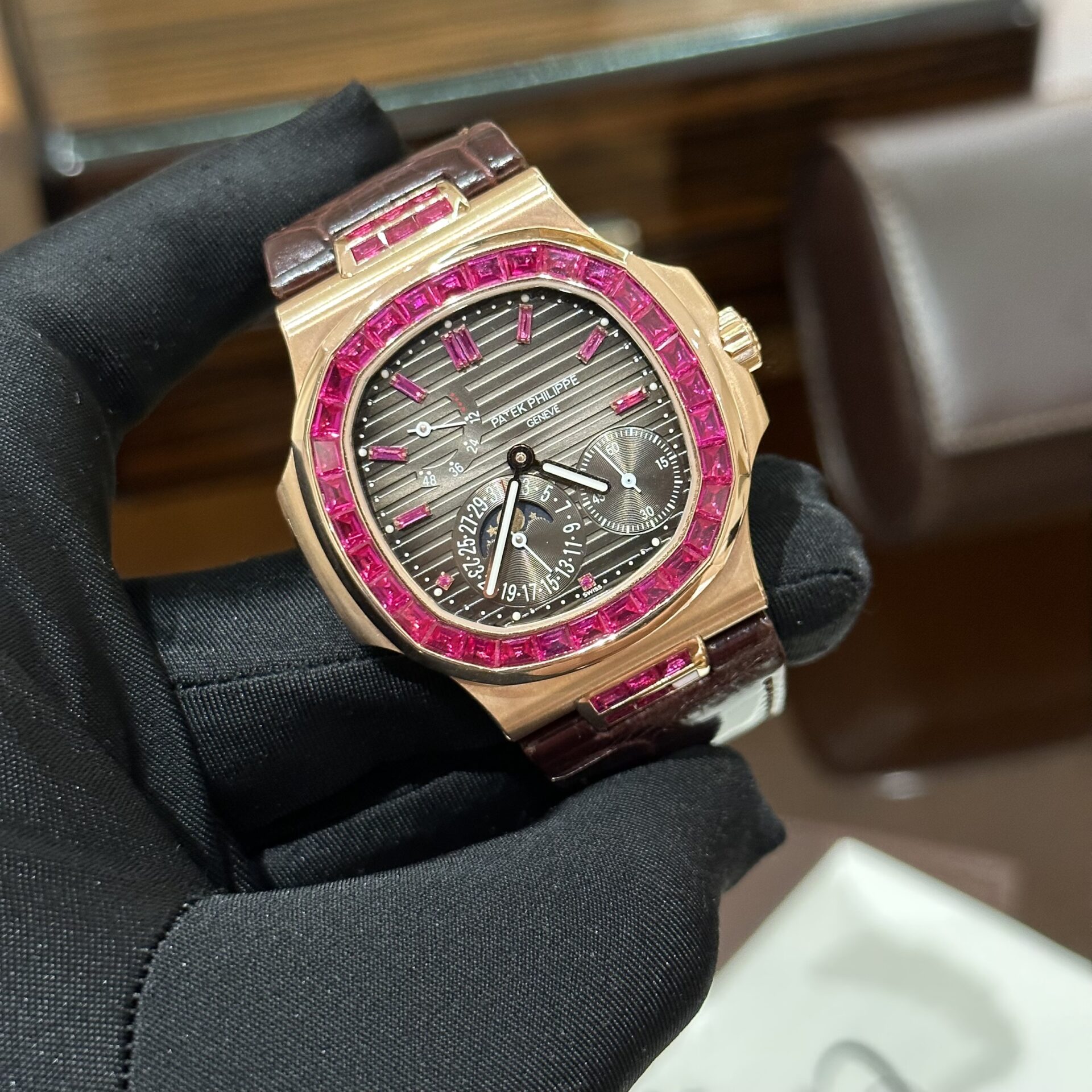 Patek Philippe Nautilus 5724 Gold Wrapped With Ruby Bezel 40mm - Top club